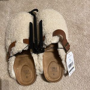 fuzzy comfort slide on shoes